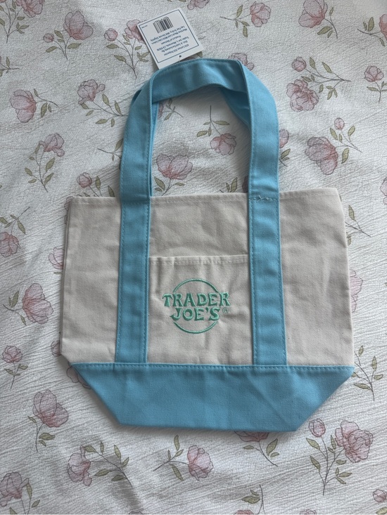 Trader Joe’s Handbags - NWT Trader Joe’s mini tote in light blue